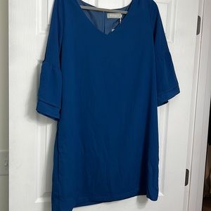 Blue flowy dress - size large